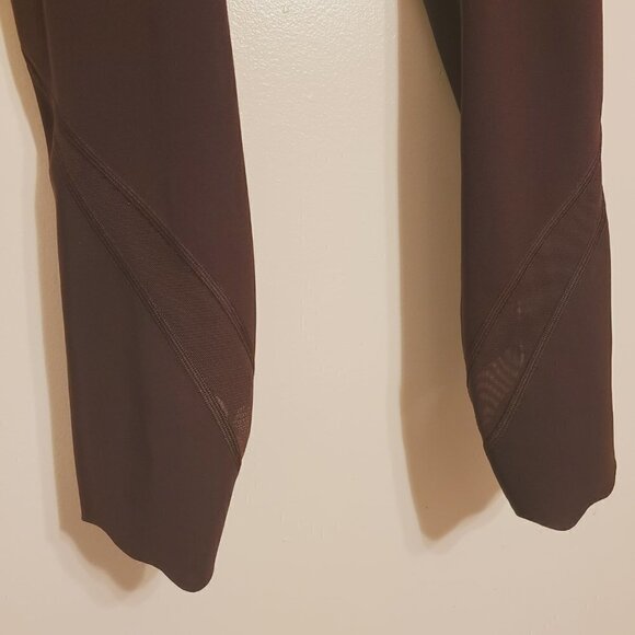 Lululemon | Women's Burgundy/Maroon High Waist Leggings w/ Petal Hems (Size 2) - Picture 6 of 11